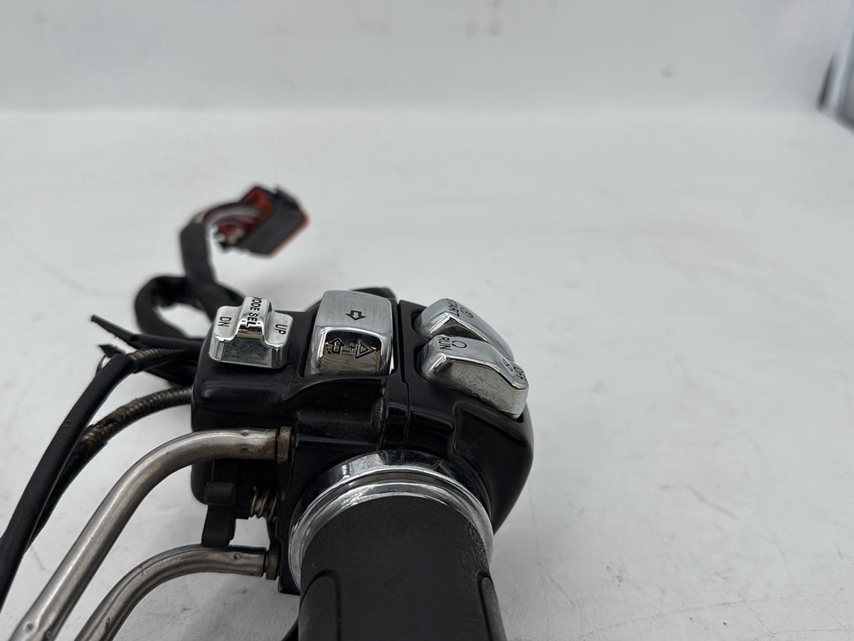 2000 Harley Touring FLHTCI Electra Glide Classic OEM Right Engine Start Kill Switches Controls
