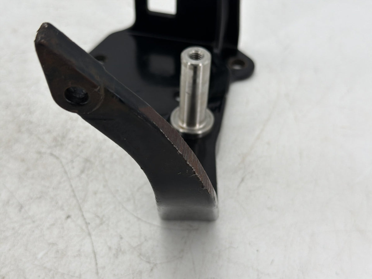 2002 Harley Heritage Softail Classic FLSTC OEM Right 1 Footboard Mount Bracket