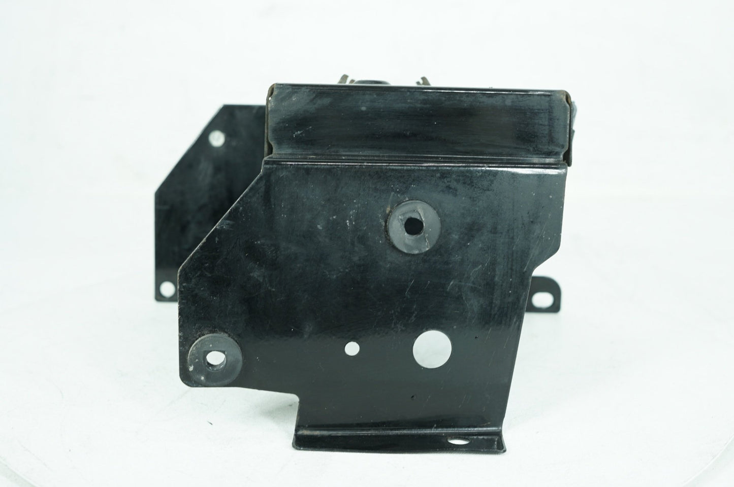 1999 - 2006 Harley-Davidson Touring Electra Glide Classic Battery Tray Bracket Holder Carrier 66281-02A