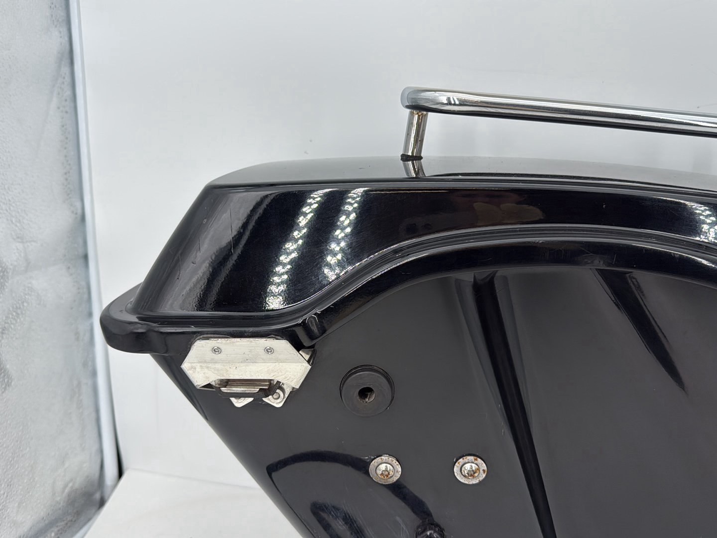 Harley-Davidson Misc  Right 1 Saddlebag Luggage NO Key 90752-93