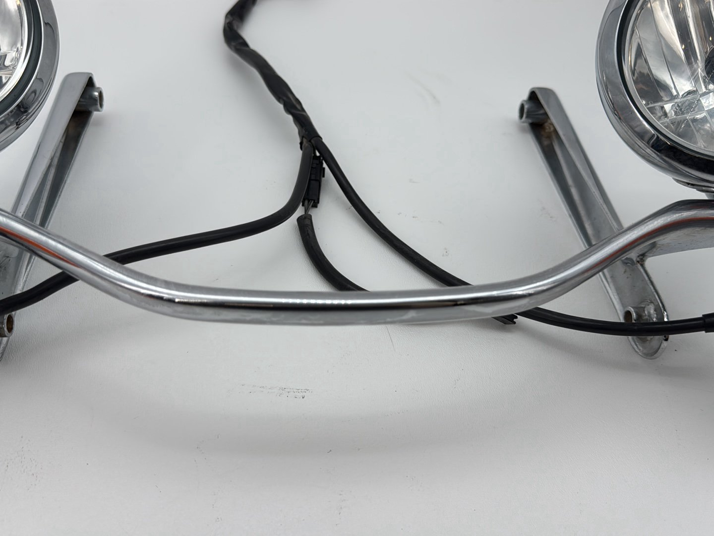 2008 Harley Softail Deluxe FLSTN OEM Front Turn Signal Indicators Aux Light Bar