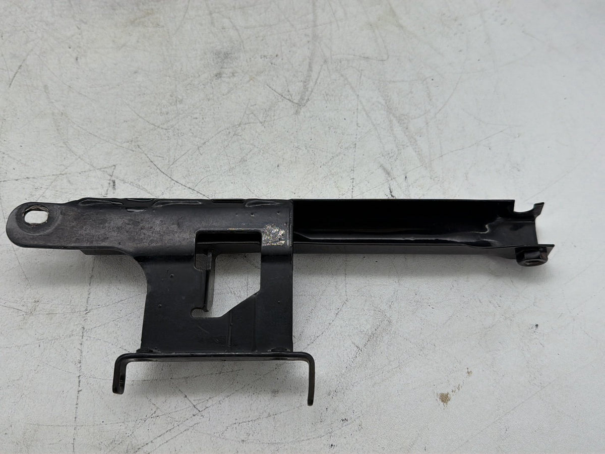 2005 Harley Softail Fat Boy FLSTF OEM Seat Bracket Mount Support Mounting