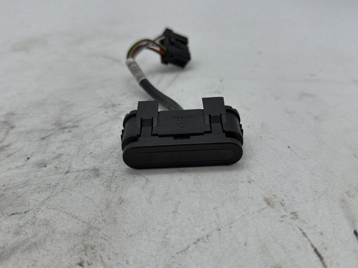 2011 Harley Road Glide Touring FLTRX OEM Dash Indicator Lamp Wire Plug 68789-96A