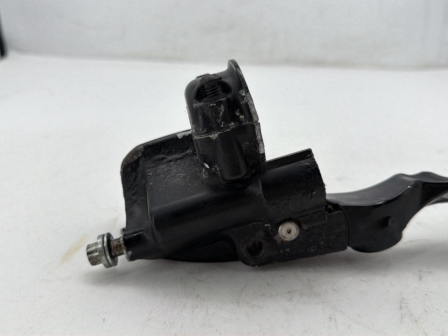 2009 Harley Dyna Street Bob FXDB OEM Front Right Brake Lever Master Cylinder