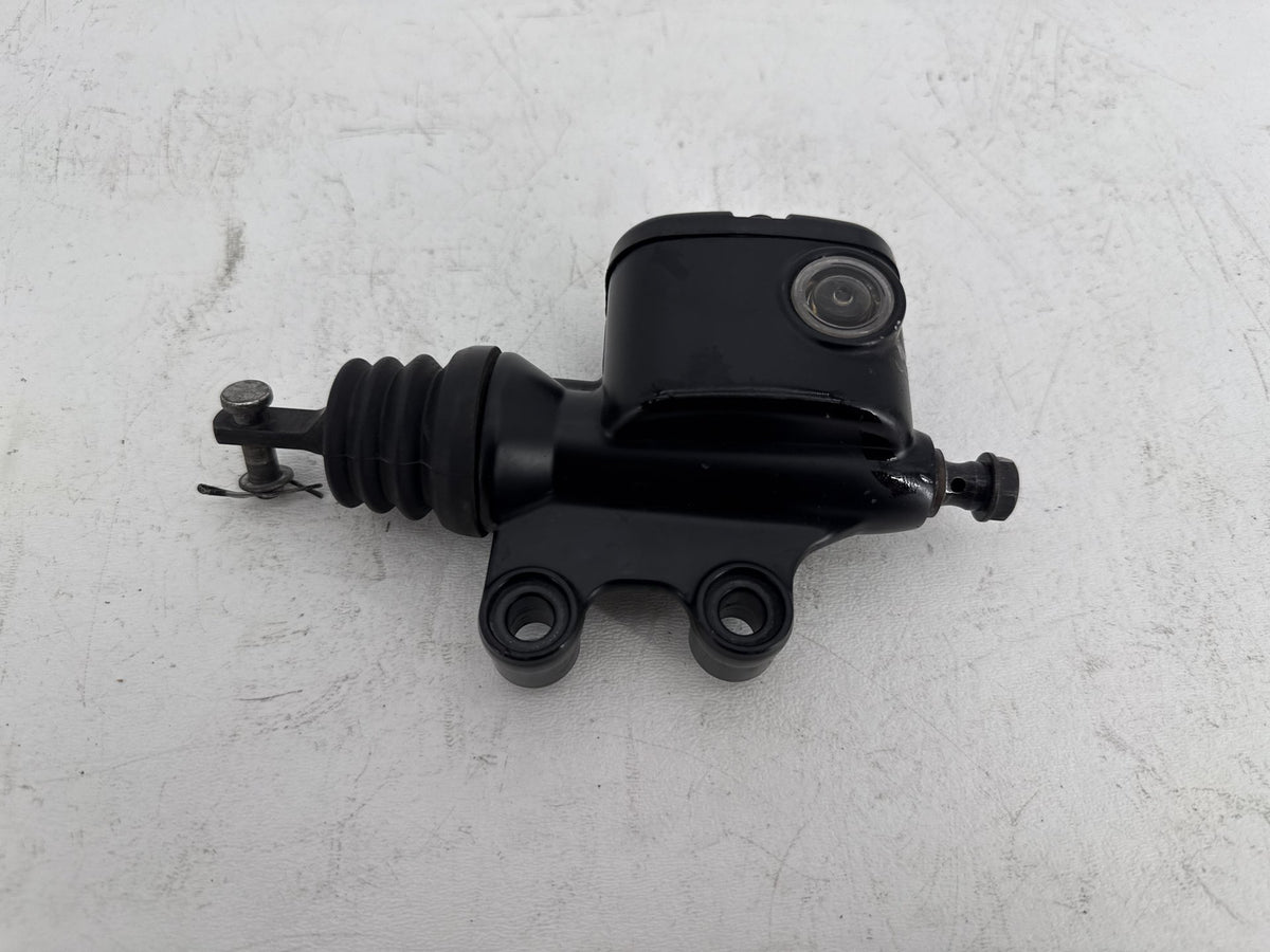 2013 Harley Street Glide Touring FLHX OEM Rear Brake Master Cylinder Reservoir