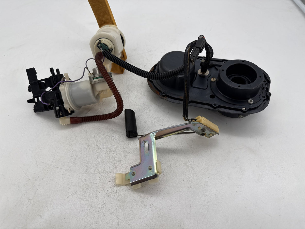 2014 Harley Dyna Switchback FLD OEM Fuel Pump Gas Gasoline Petrol Sending