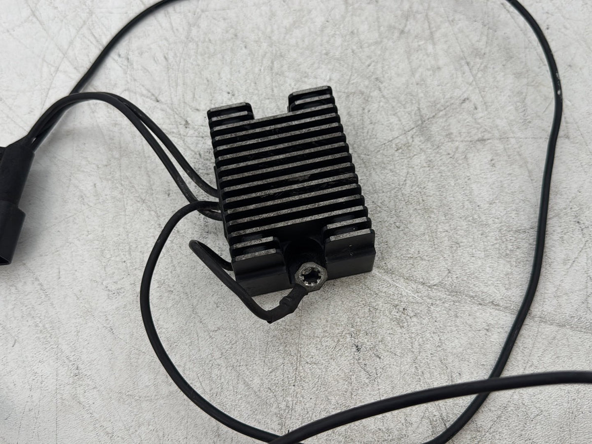 2003 Harley Dyna Wide Glide FXDWG OEM Voltage Regulator Rectifier