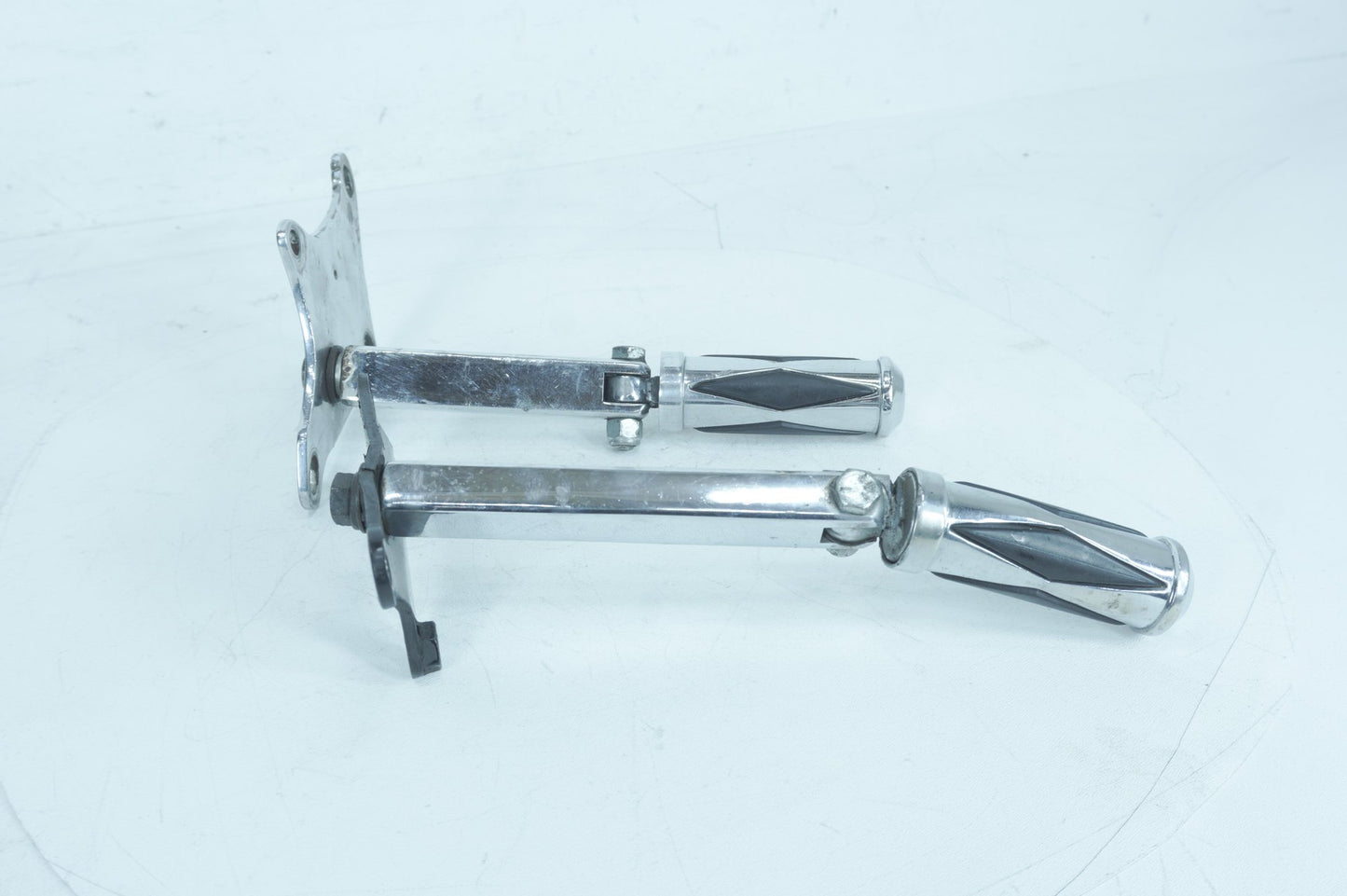1984 - 1990 Harley-Davidson Sportster Limited Liberty Passenger Left & Right Foot Pegs 33048-72