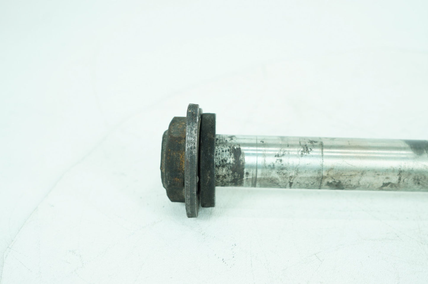 2007 - 2012 Harley-Davidson Touring Electra Glide Ultra Rear Wheel Axle Bolt Shaft 41056-09