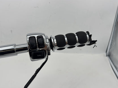 1999 - 2006 Harley-Davidson Dyna Low Rider Handlebars Left Right Switches Controls left turn signal headlight, right engine kill switches
