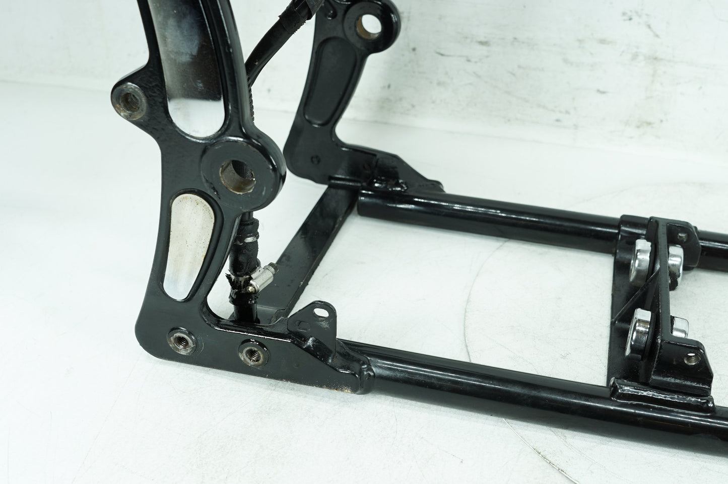 1999 - 2006 Harley-Davidson Softail Fat Boy Body Main Frame Chassis SLVG  	47008-00C