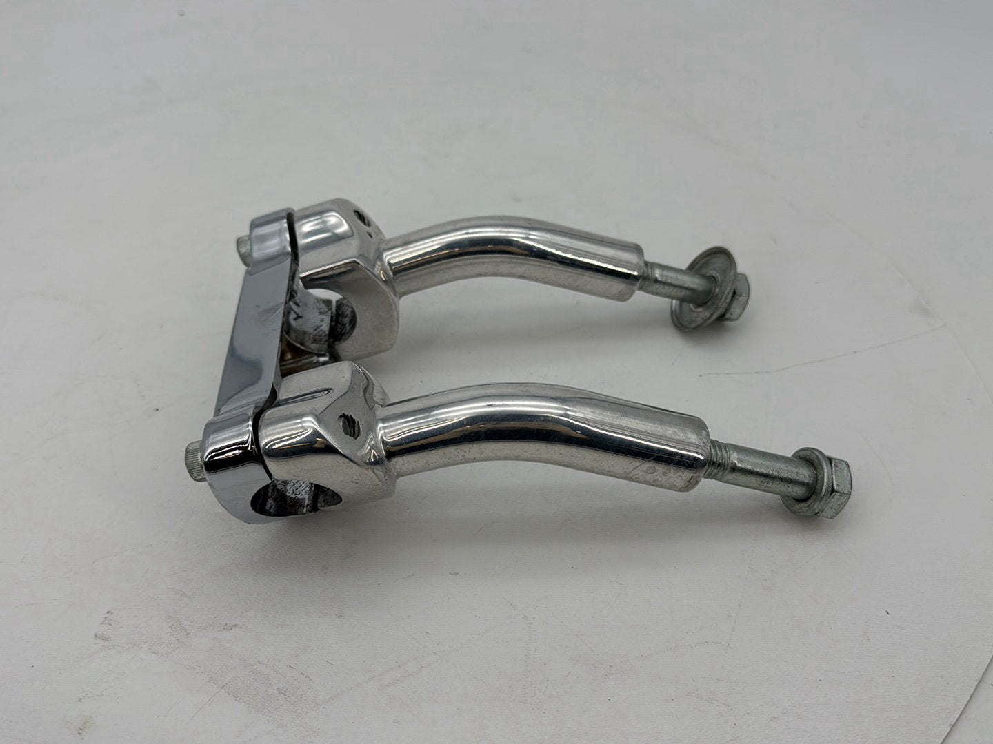 1999 - 2006 Harley-Davidson Dyna Low Rider Front Handlebar Riser Top Clamp Chrome 56124-77