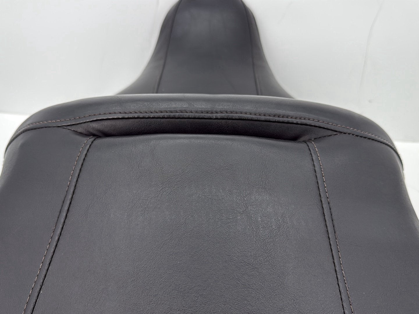 2008 Harley Touring FLHTCU Electra Glide Ultra OEM Passenger Rider Driver Seat Saddle