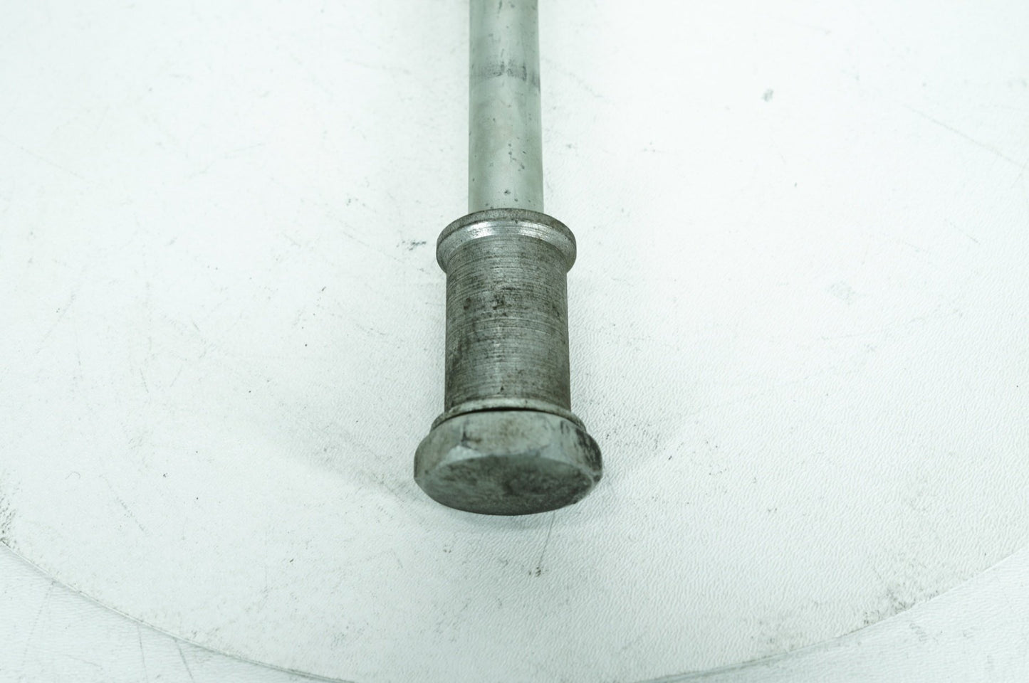 1999 - 2006 Harley-Davidson Softail Deuce Rear Fork Swingarm Pivot Bolt Shaft 47610-00