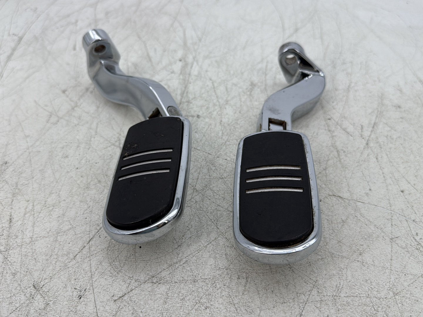 2015 Harley Road Glide Touring FLTRXS OEM Passenger Left & Right Foot Pegs