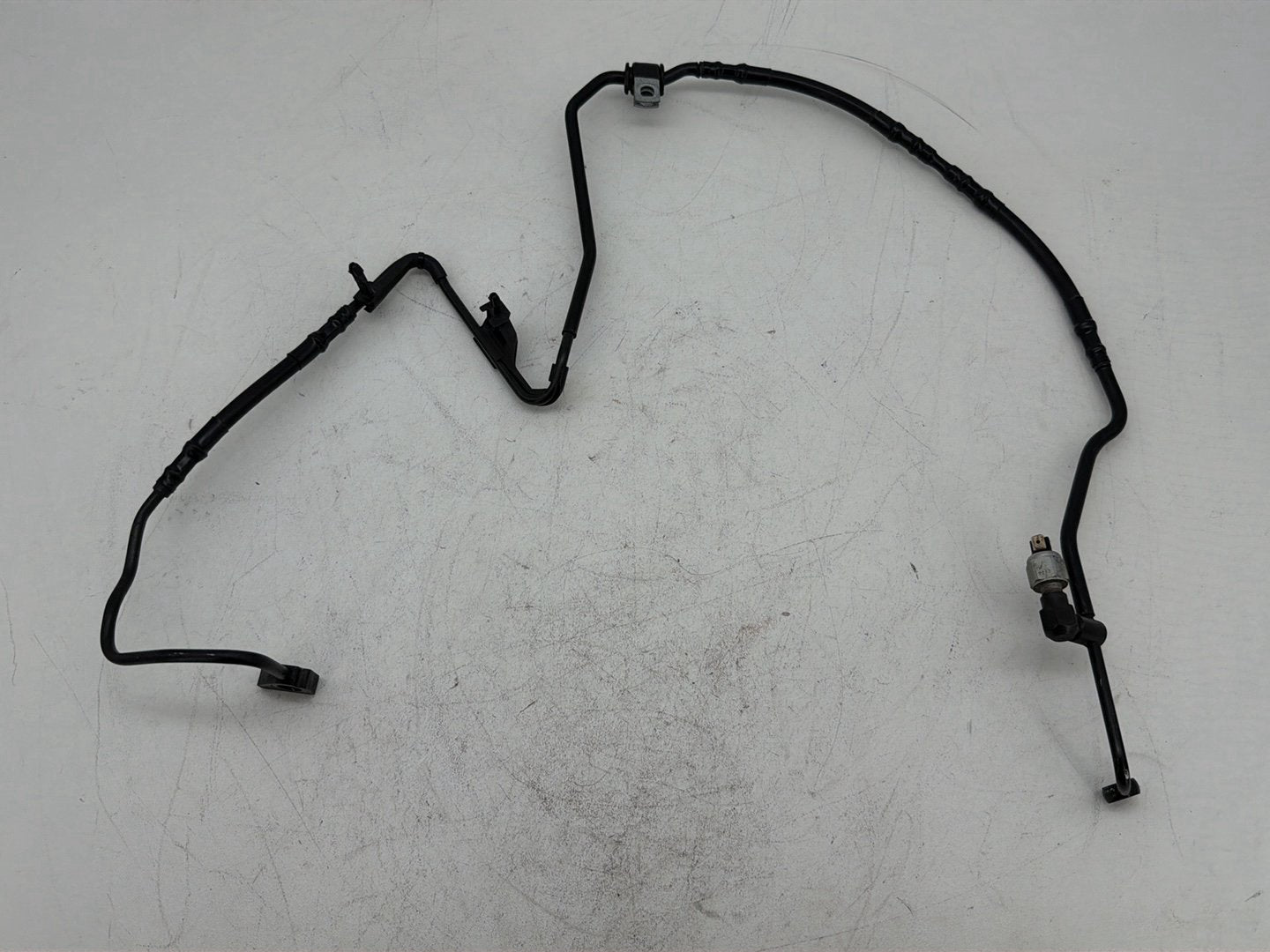 2014 Harley Street Glide Touring FLHXS OEM Rear Brake Hose Line Pipe ABS