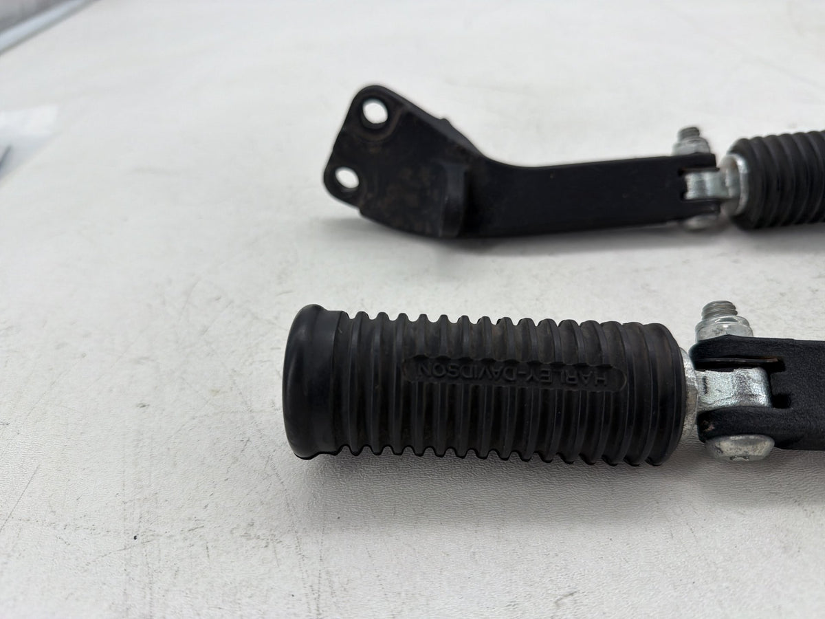 2016 Harley Dyna Fat Bob FXDF 103 OEM Passenger Left & Right Foot Pegs