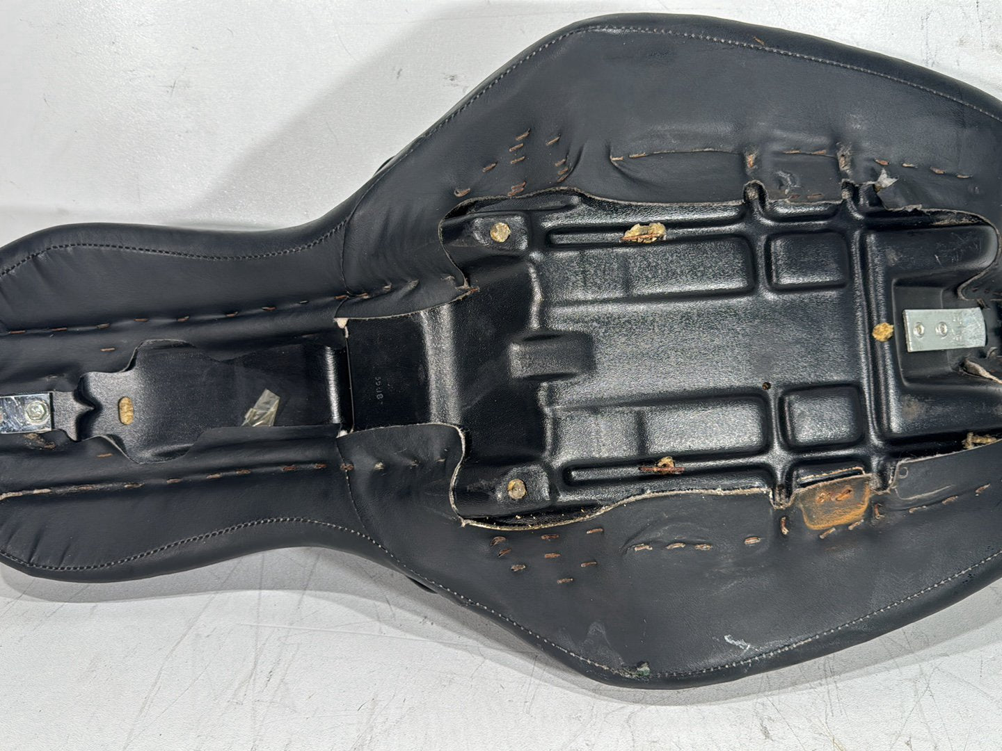 2003 Harley Dyna Wide Glide FXDWG OEM Passenger Rider Driver Seat Saddle