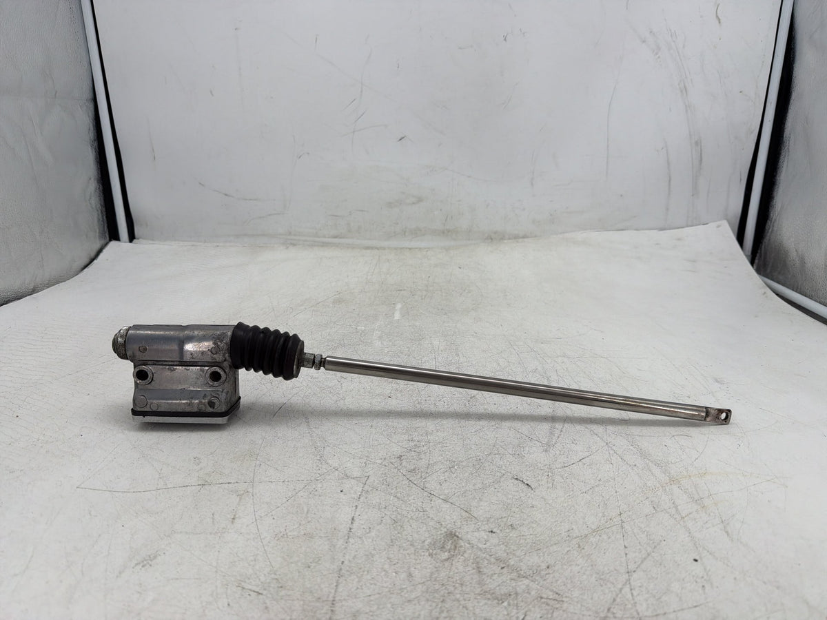 00 Harley Sportster 1200 Custom XL1200C OEM Rear Brake Master Cylinder Reservoir