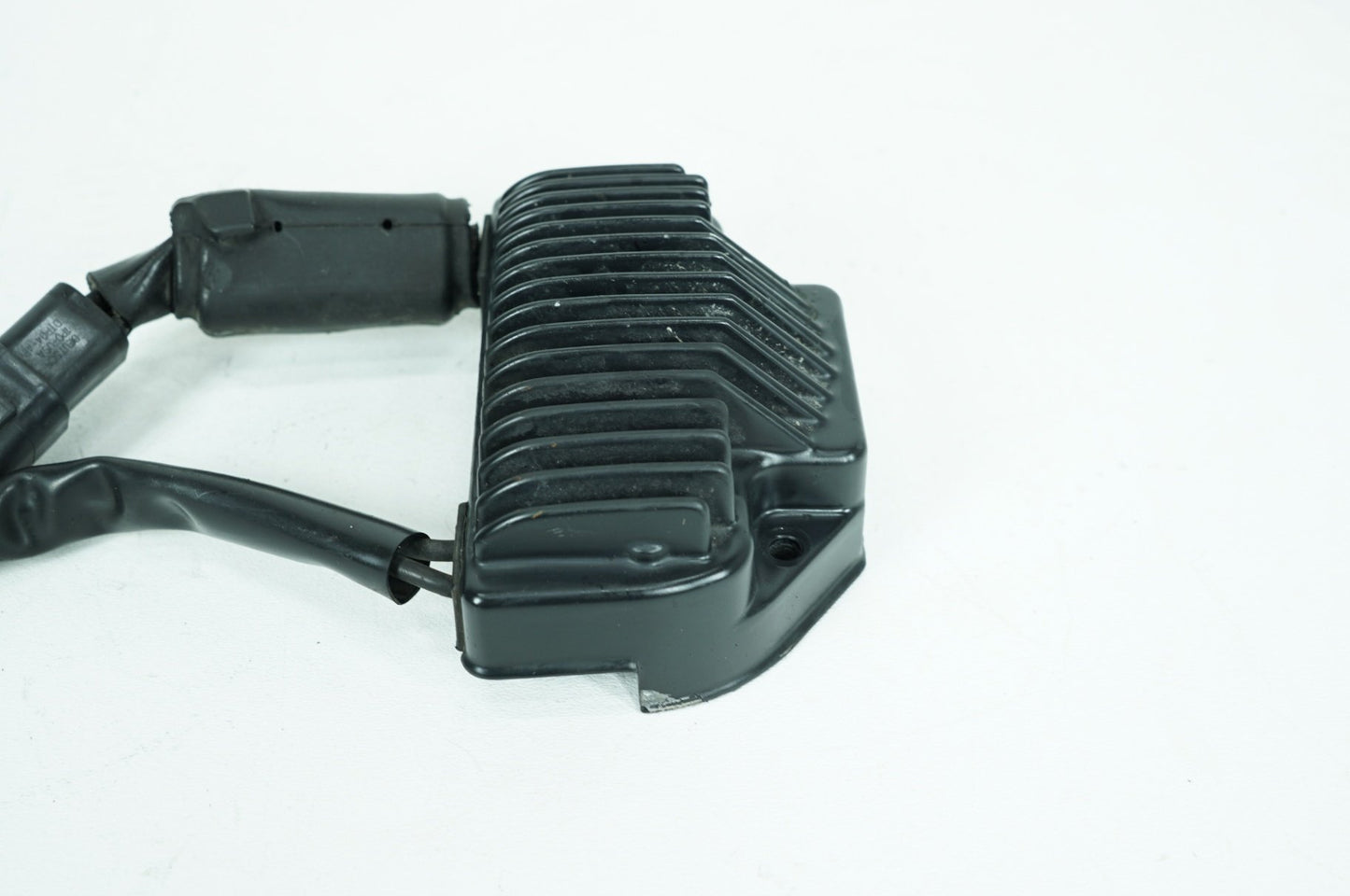 1999 - 2006 Harley-Davidson Dyna Wide Glide Voltage Regulator Rectifier  74631-04