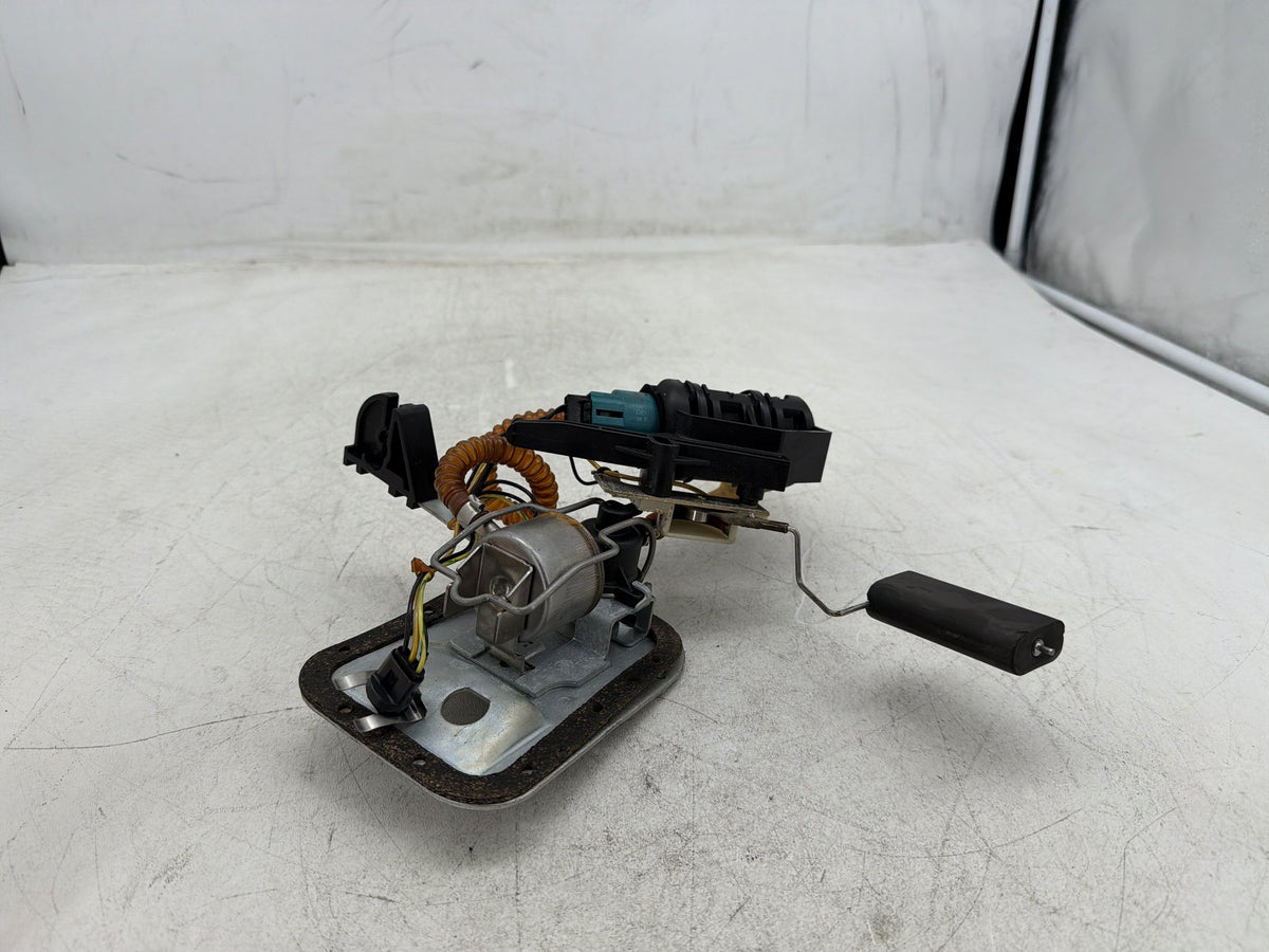 2004 Harley Heritage Softail Classic OEM Fuel Pump Gas Gasoline Petrol Sending