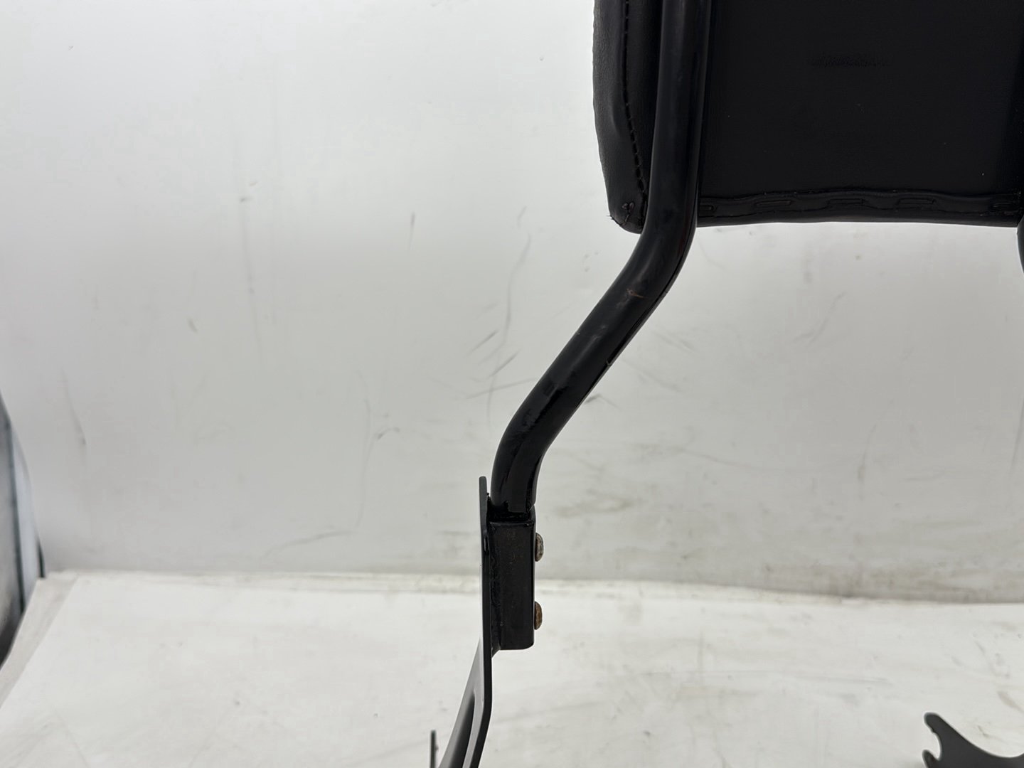 2012 Harley Dyna FXDF Fat Bob OEM Rear Sissy Bar w/ Backrest Cushion Pad