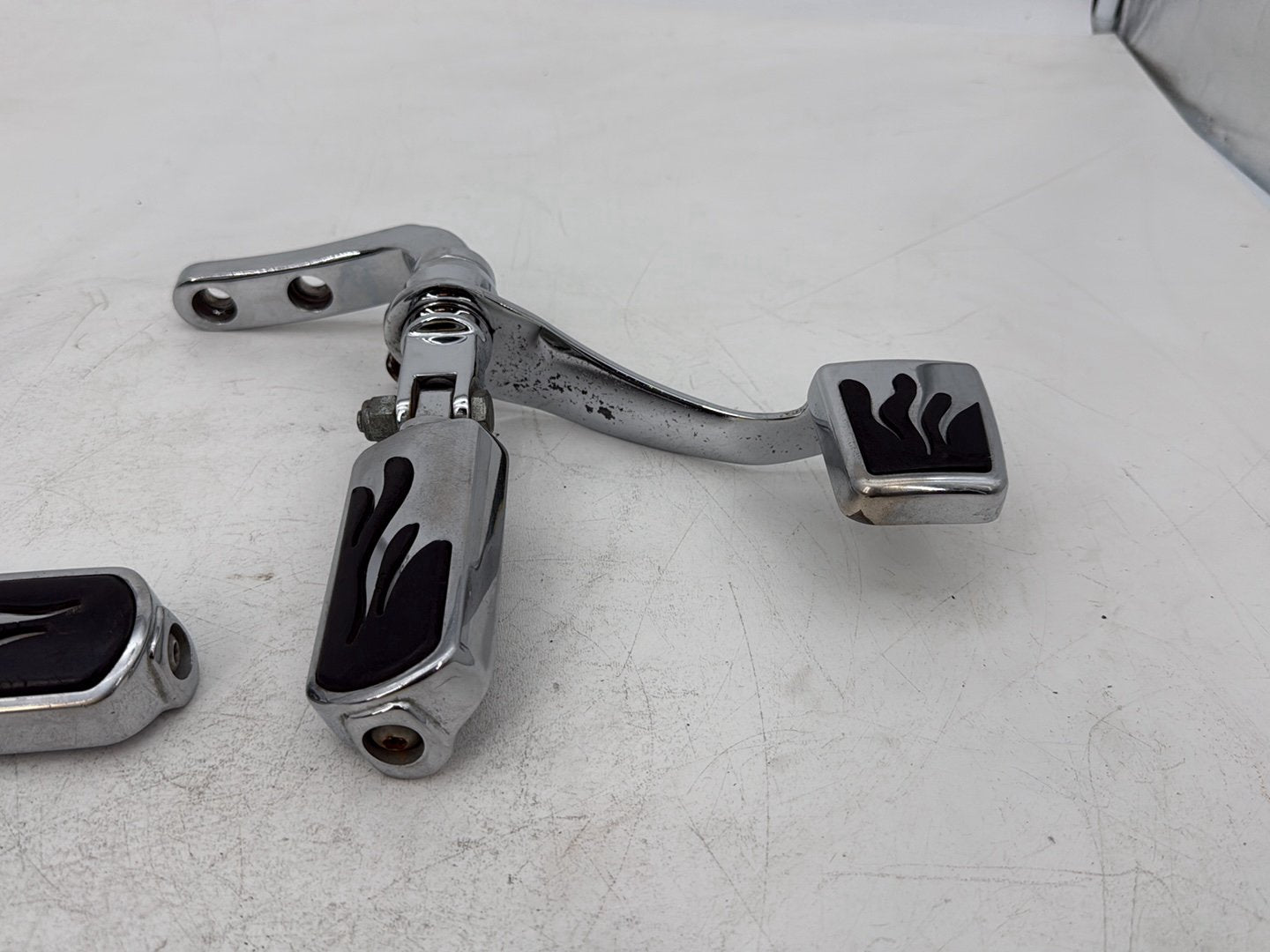 1999 - 2006 Harley-Davidson Dyna Super Glide Left Right Foot Brake Control Pegs 50649-90