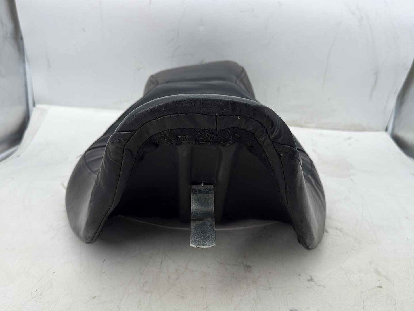 2005 Harley Road Glide Touring FLTRI OEM Passenger Rider Driver Seat Saddle