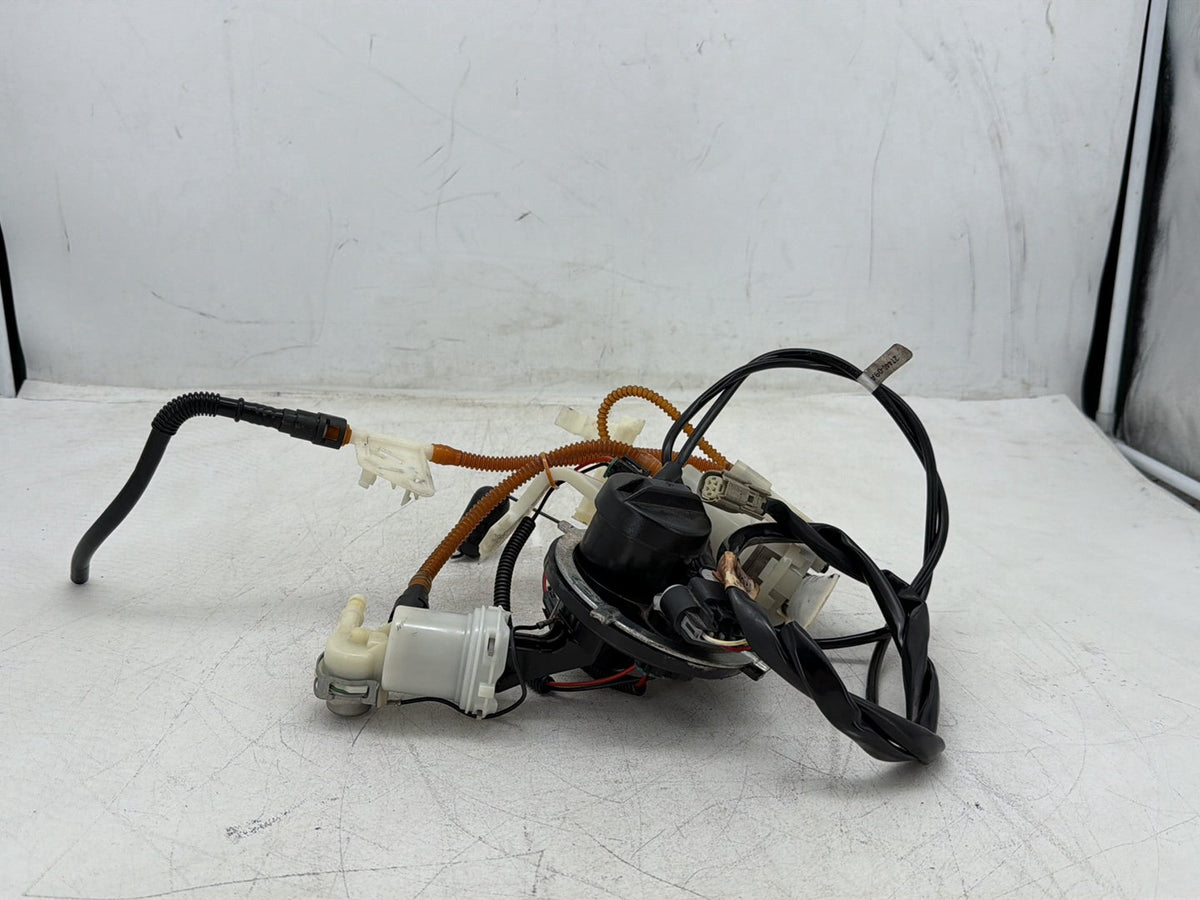 2018 Harley Road Glide Touring FLTRXS OEM Fuel Pump Gas Gasoline Petrol Sending