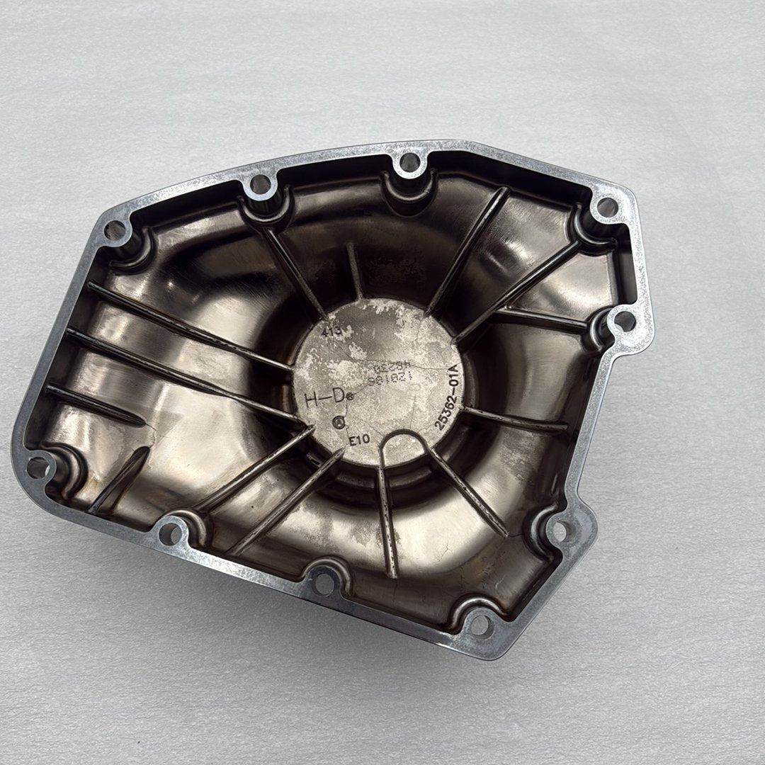 2007 - 2012 Harley-Davidson Touring Road King Crankcase Shaft Engine Motor Cover 25362-01a