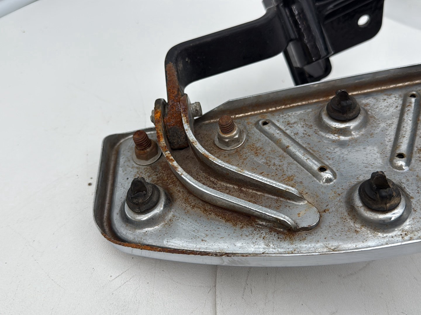 1999 - 2006 Harley-Davidson Softail Heritage Left Right Driver Floorboard Foot Rest 42431-00A