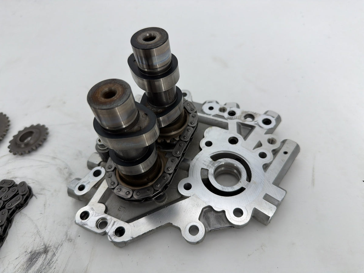 16 Harley Touring FLHXS Street Engine Motor Cam Support Camshaft Plate Oil Pump
