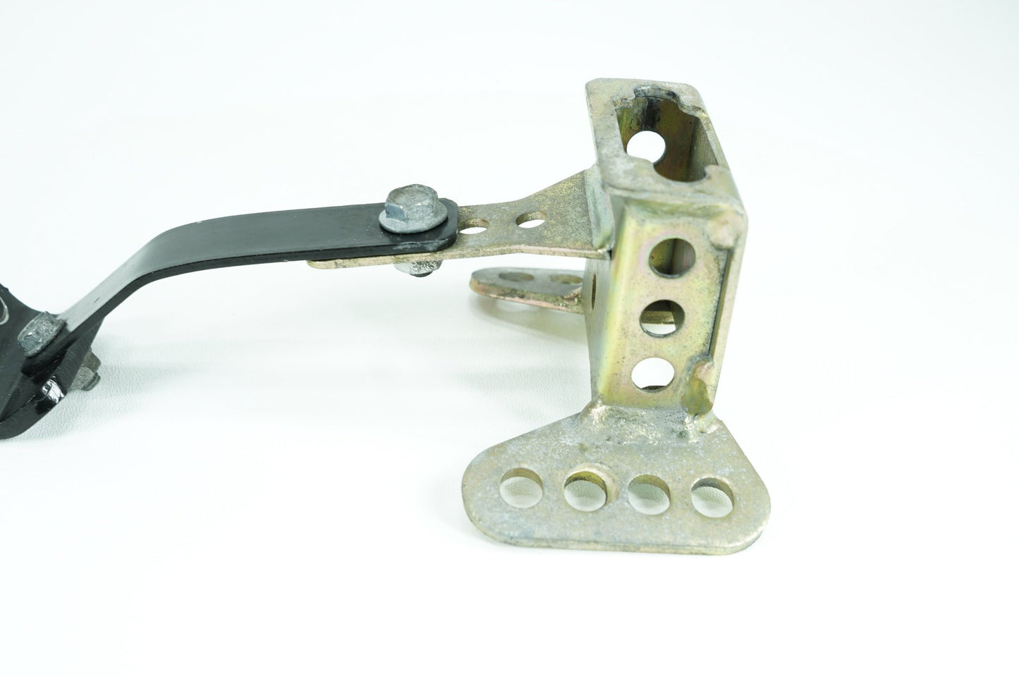 2007 - 2016 Harley-Davidson Touring CVO Electra Screamin Eagle Front Driver Rider Backrest Bracket Mount 52567-93D