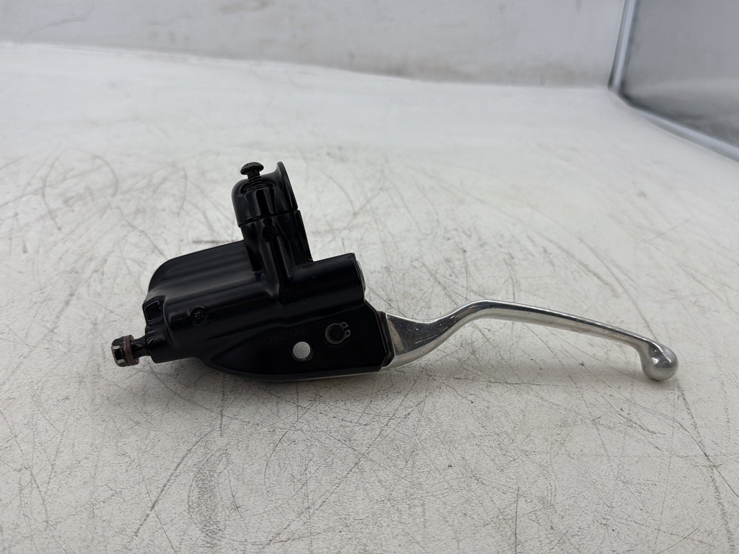 2012 Harley Street Glide Touring FLHX OEM Front Right Brake Lever Master Cylinder