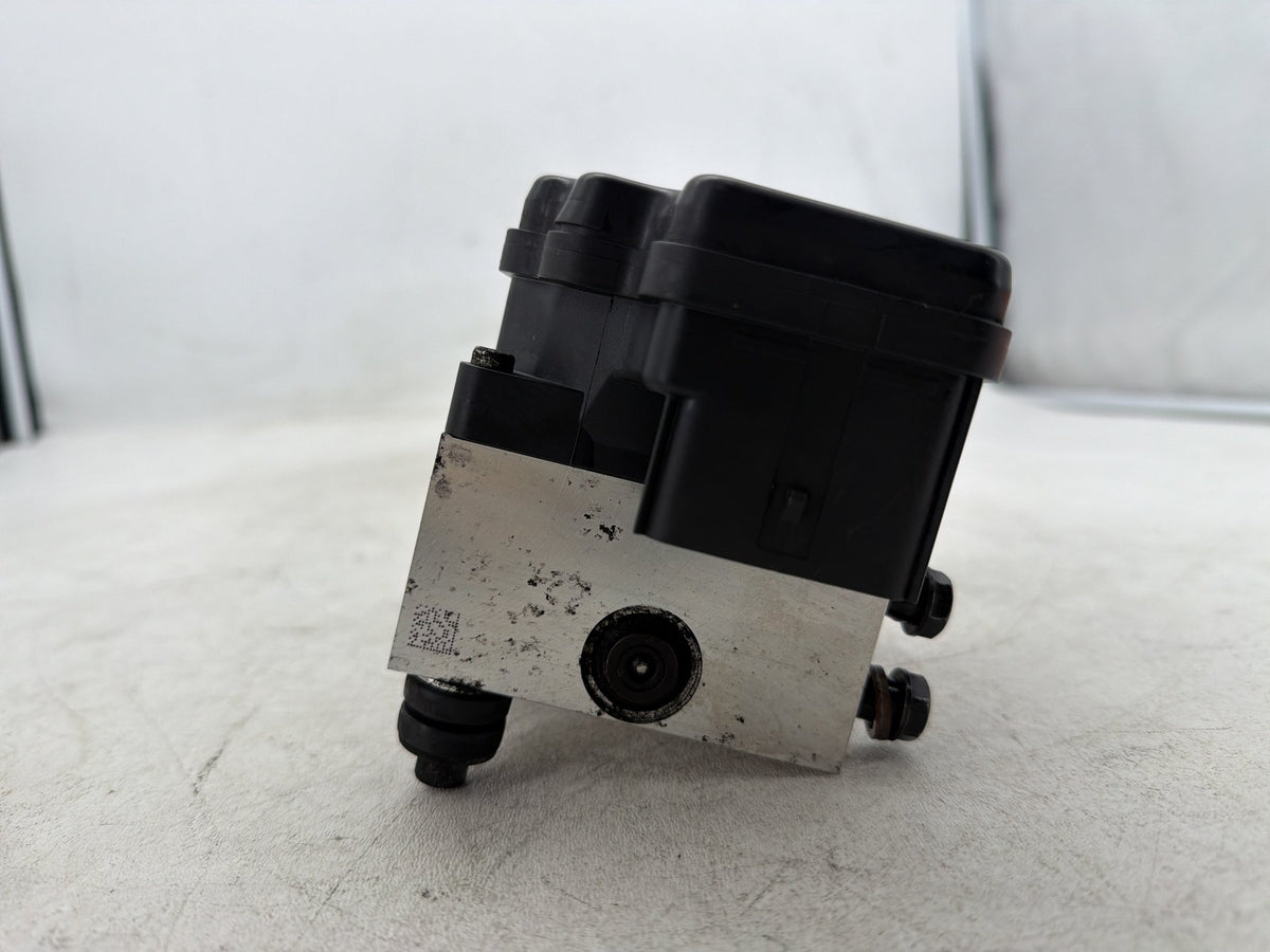 2011 Harley Electra Glide Touring Ultra OEM ABS Brake Pump & Control Module