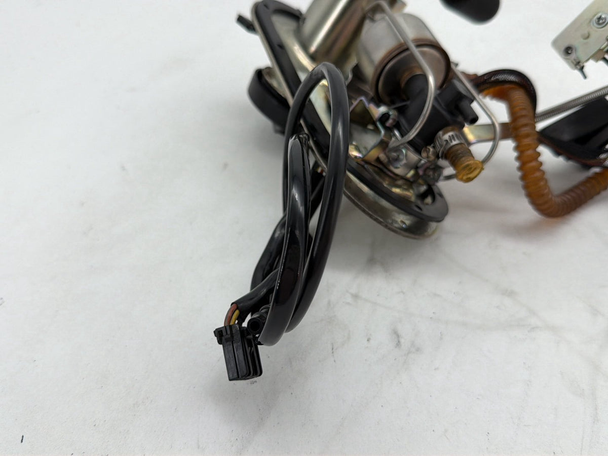 2007 Harley Street Glide Touring FLHX OEM Fuel Pump Gas Gasoline Petrol Sending