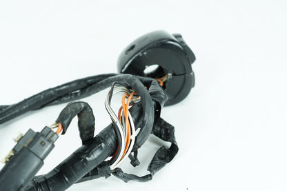 2007 - 2012 Harley-Davidson Softail Standard Right Engine Start Kill Switches Controls  	71684-06A