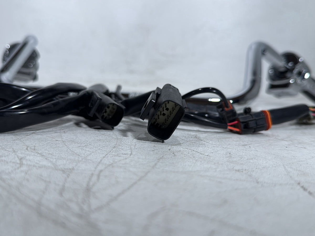 2013 Harley Electra Glide Touring CVO Screamin Eagle OEM Handlebars Left Right Switches Controls