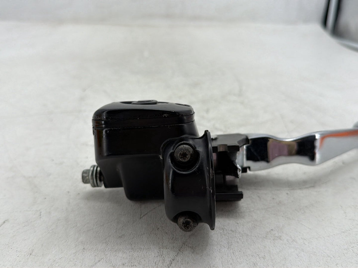 2005 Harley Road King Touring Police OEM Front Right Brake Lever Master Cylinder