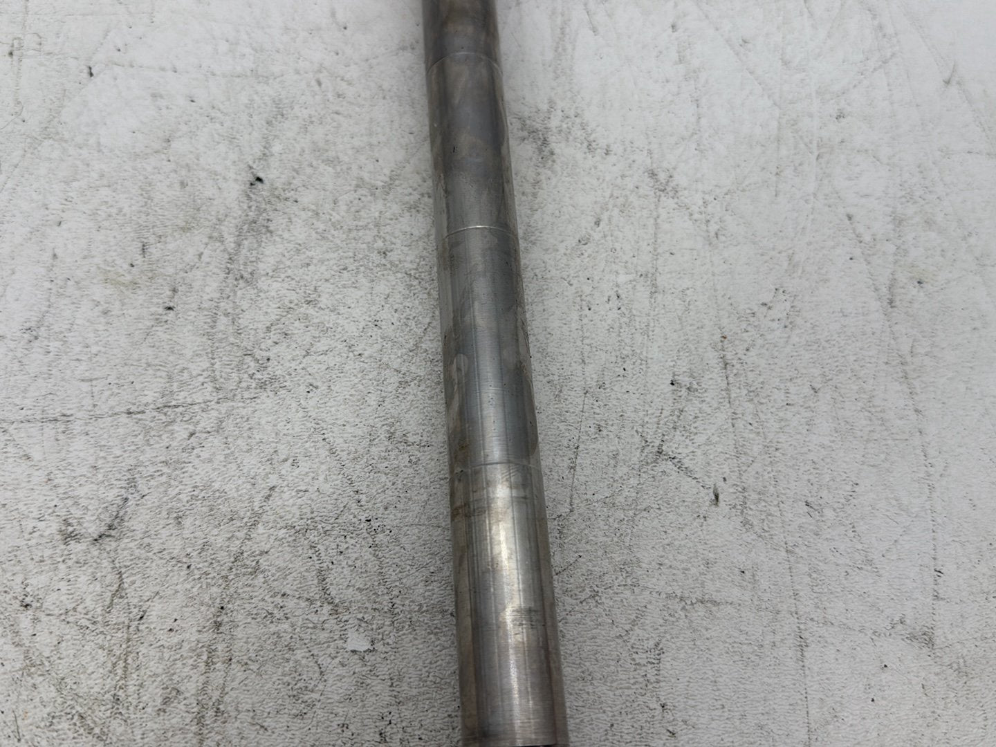 1996 Harley Electra Glide Touring FLHT OEM Front Wheel Axle Bolt Shaft