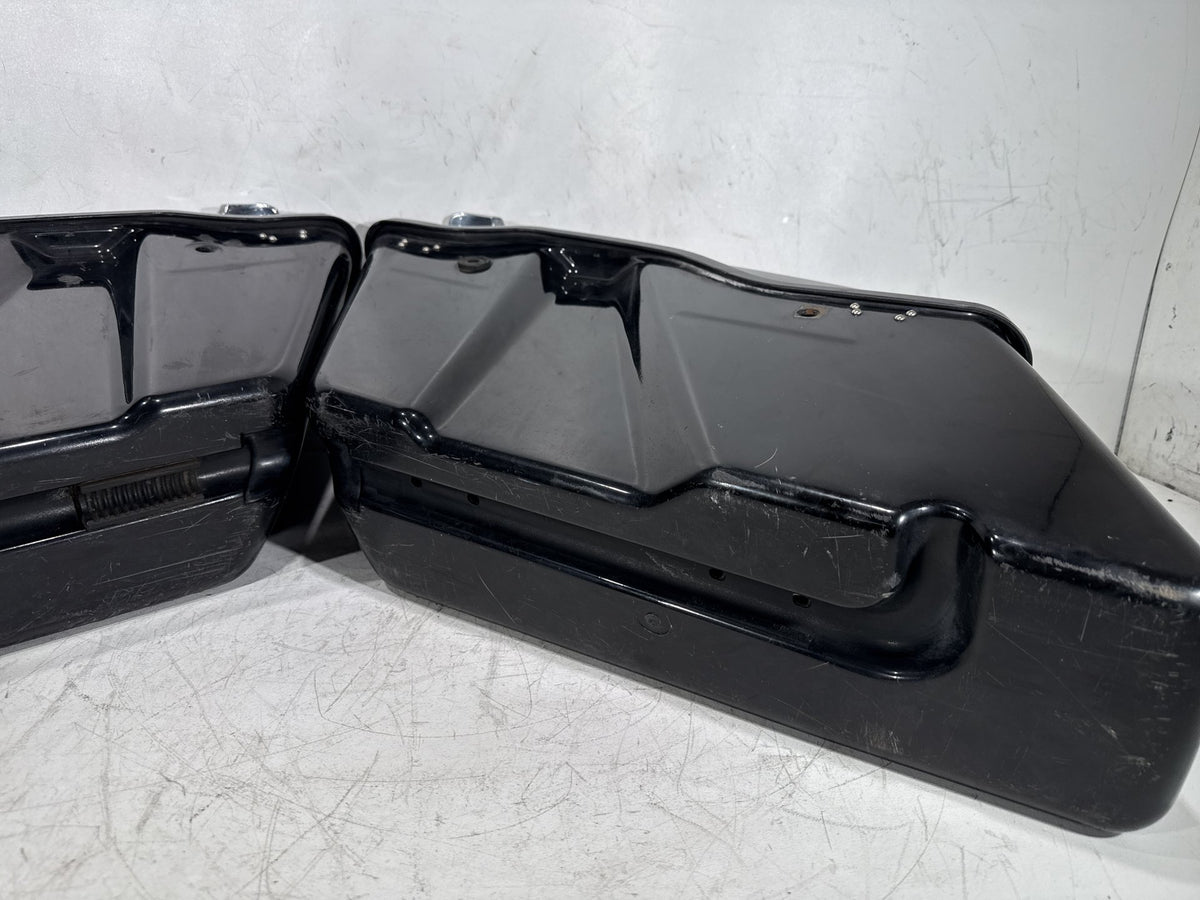 11 Harley Street Glide Touring FLHX-103 OEM Left Right Saddlebags Luggage NOKey
