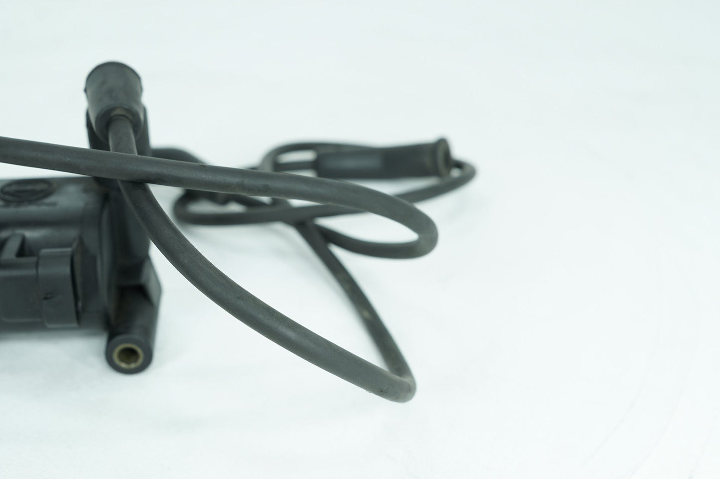 2012 - 2016 Harley-Davidson Touring Electra Glide Ultra Ignition Coil Spark Plugs Cable 31696-07A