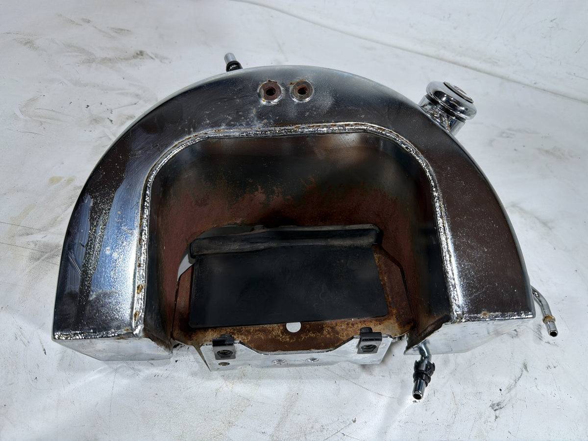 06 Harley Softail Deuce FXSTDI OEM Oil Tank Reservoir Bottle Canister & Dipstick