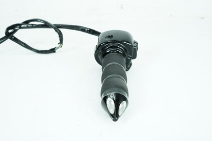 1999 - 2006 Harley-Davidson Dyna Wide Glide Left Turn Signal Headlight Switches Controls 71685-06A
