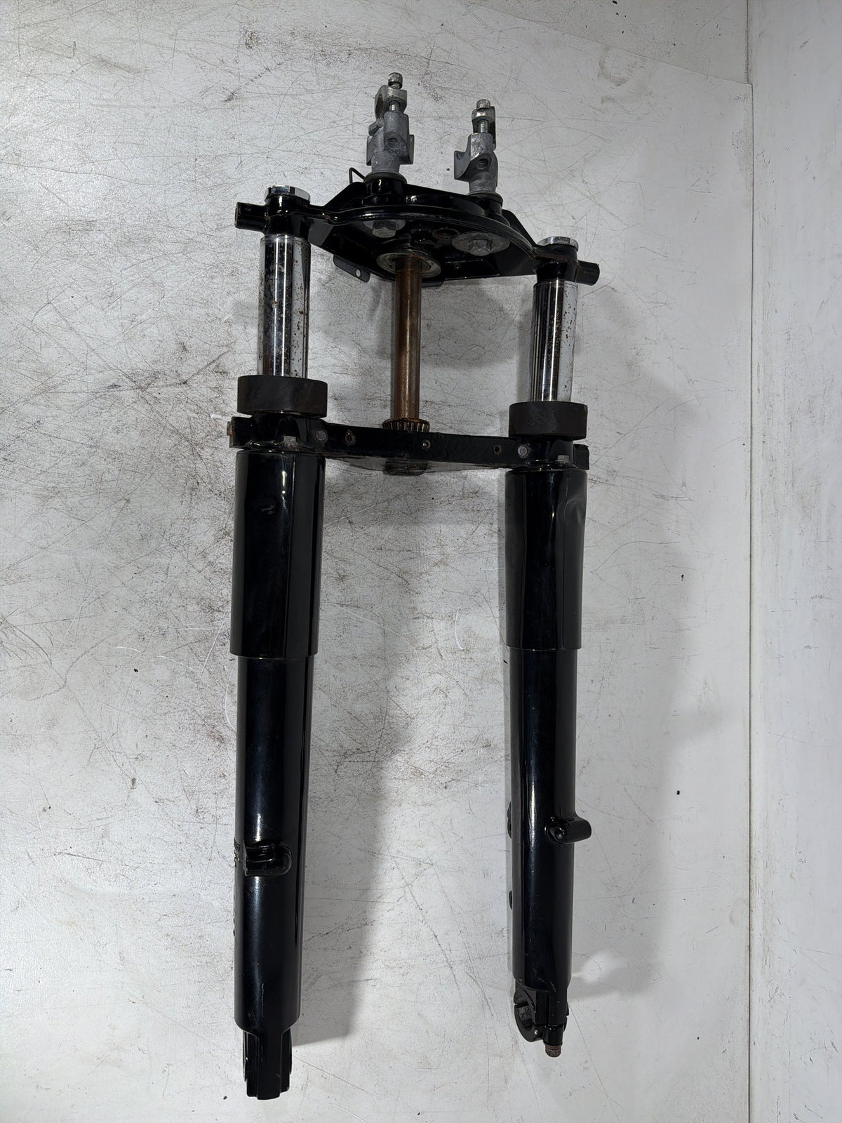 2006 Harley Electra Glide Touring Classic OEM Front Triple Tree Set & LH RH Fork Legs Sliders