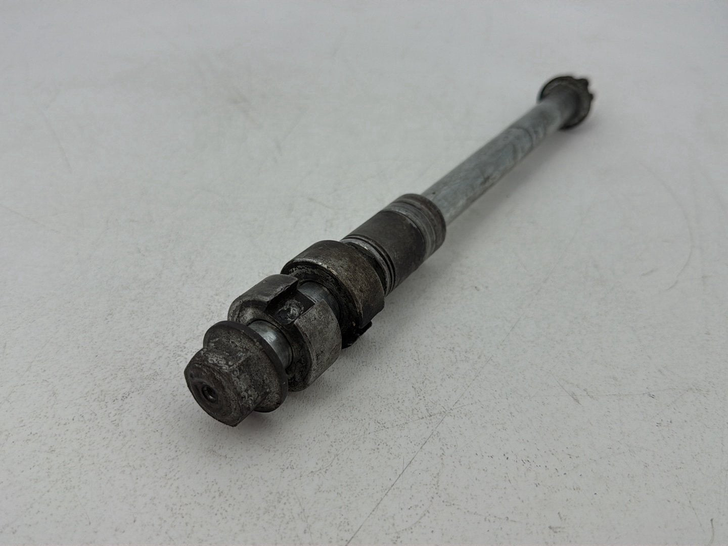 1986 - 1998 Harley-Davidson Softail Heritage Classic Rear Wheel Axle Bolt Shaft 41110-79A
