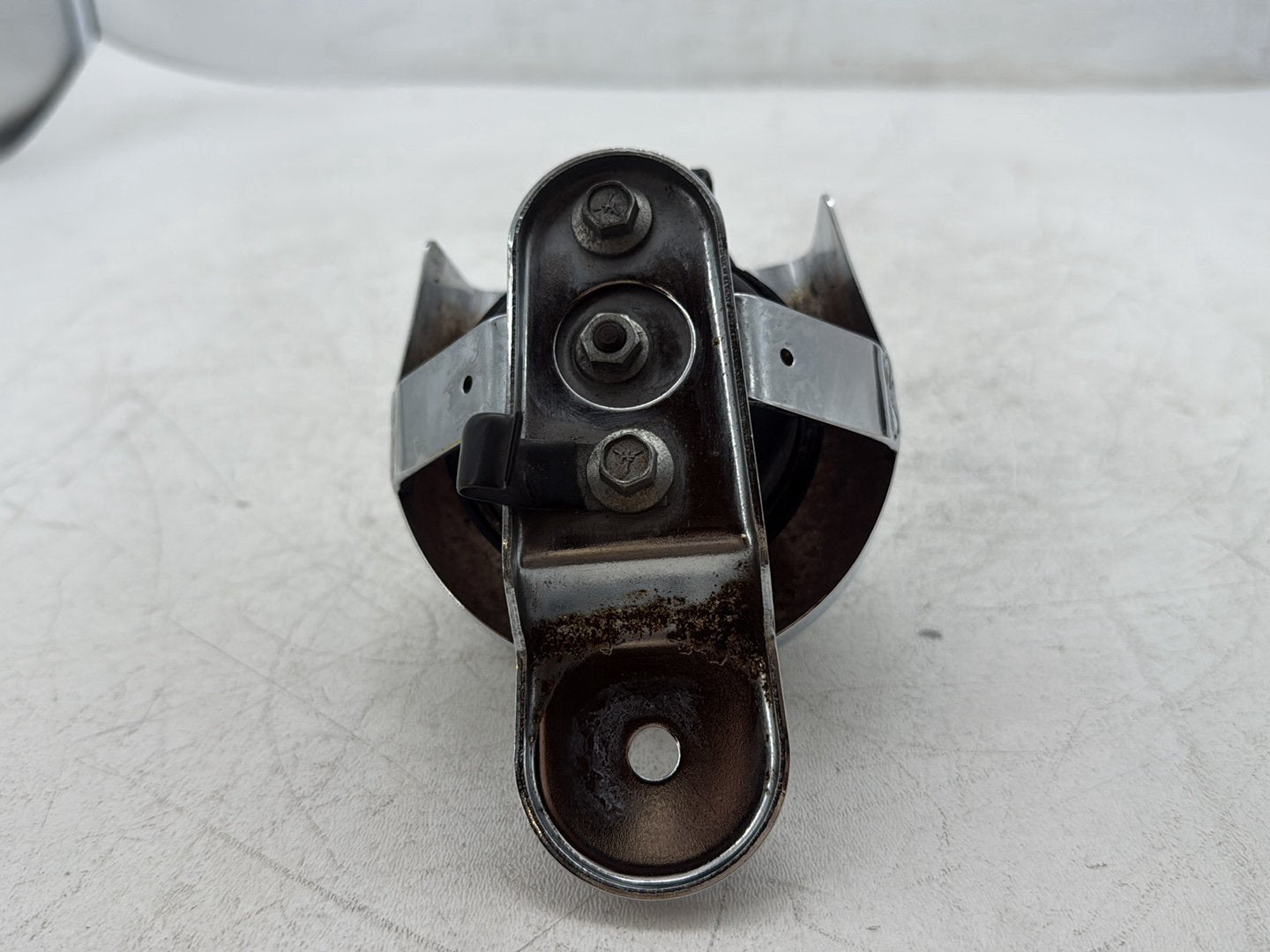 2010 Harley Road King Touring Classic OEM Horn Signal Klaxon Chrome Cover