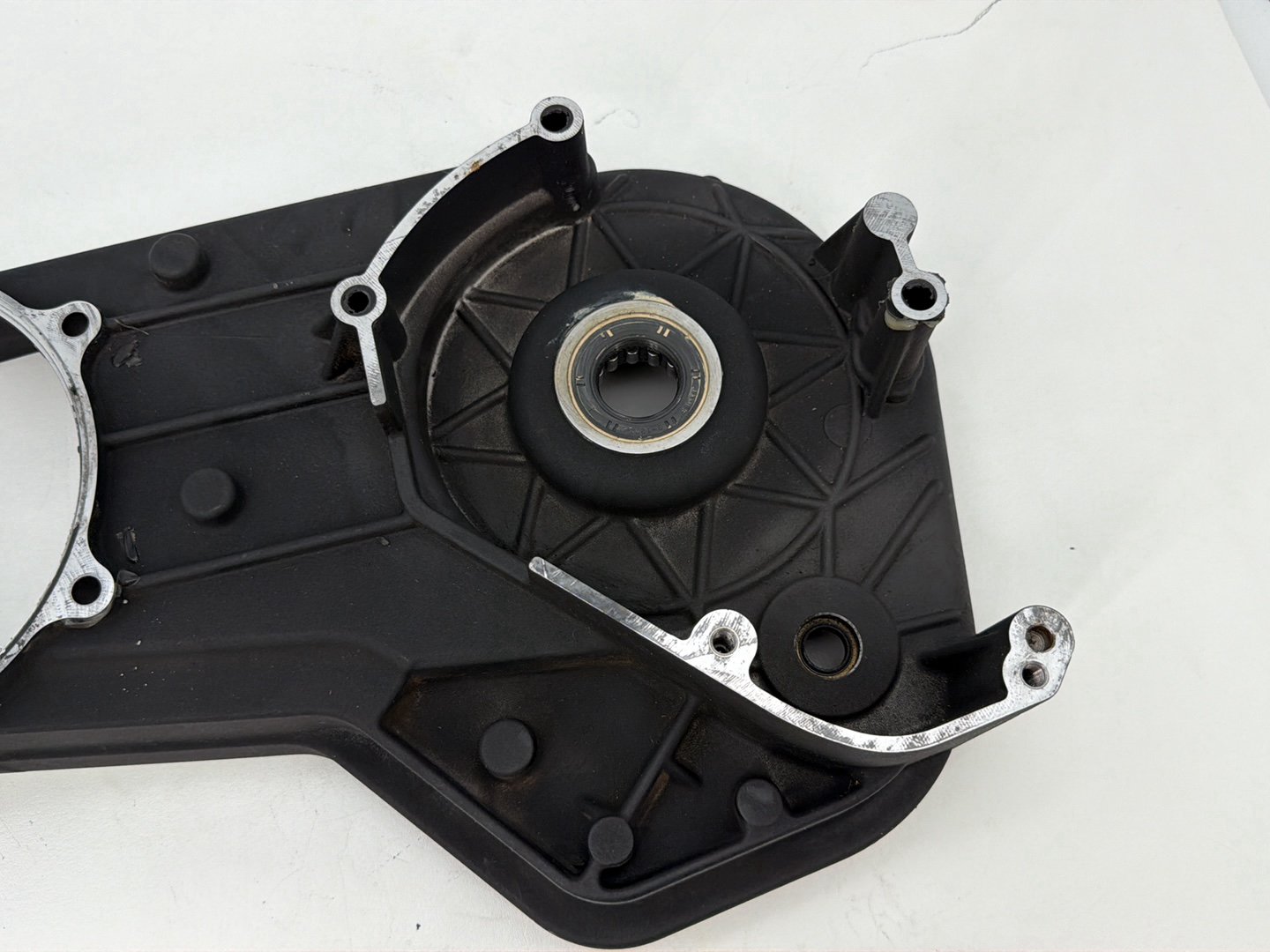 1999 - 2006 Harley-Davidson Touring Road King Inner Primary Clutch Cover 60677-01B