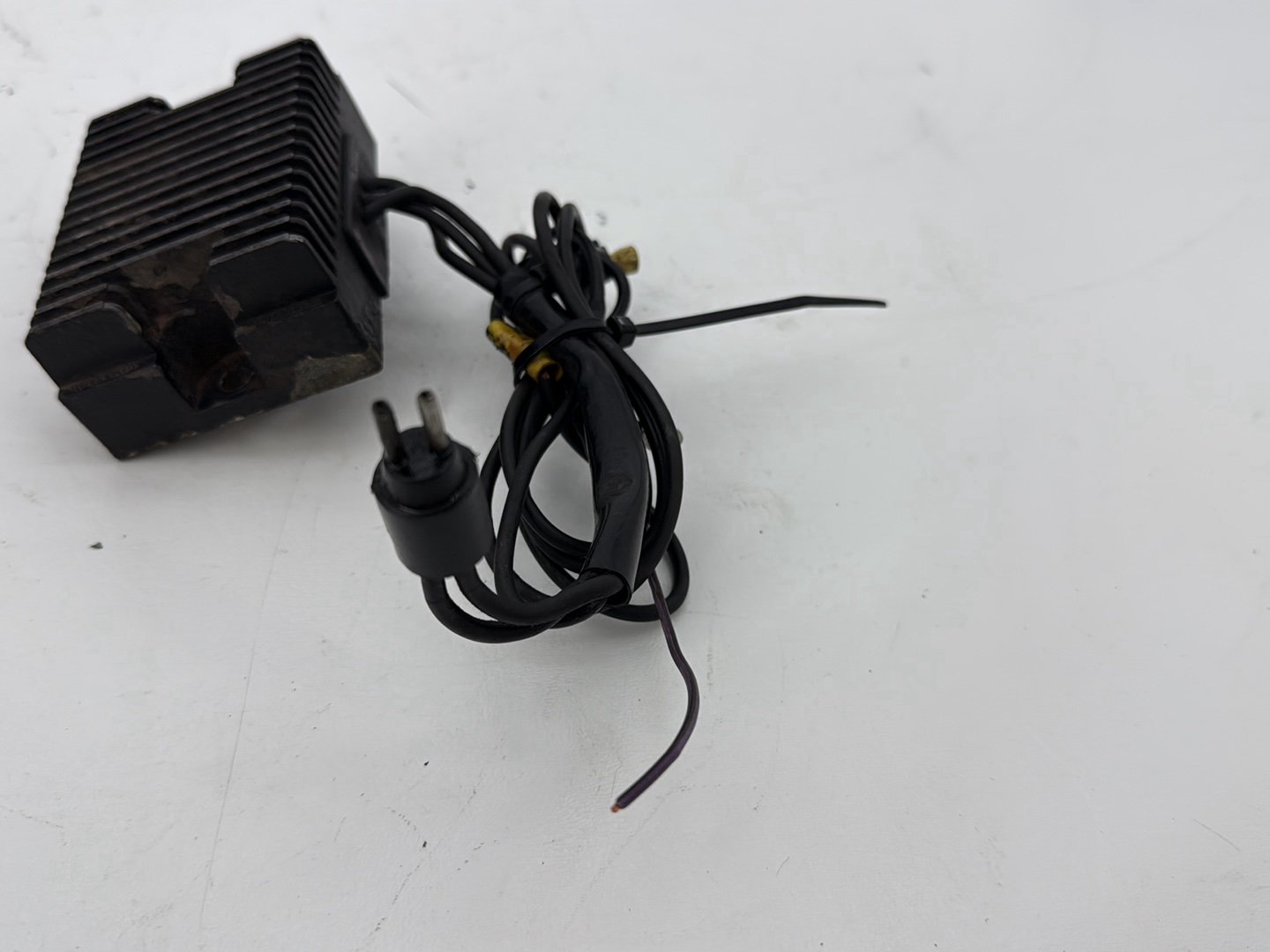 1993 Harley Sportster XLH883H Hugger 883 OEM Voltage Regulator Rectifier