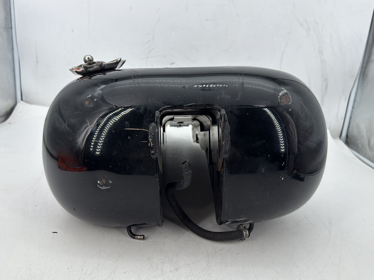 2006 Harley Dyna FXDWGI Wide Glide OEM Fuel Gas Tank Gasoline Reservoir